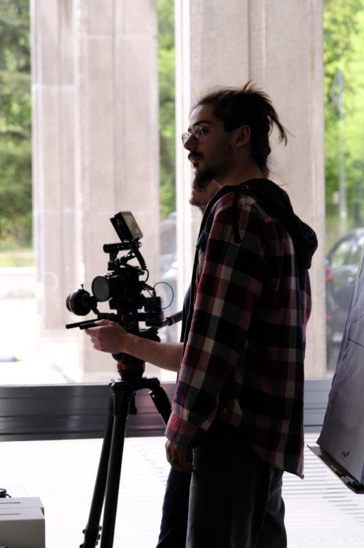 Tournage du clip ESCAPE : Louis Jee en réalisateur aux côtés de son cousin, caméraman